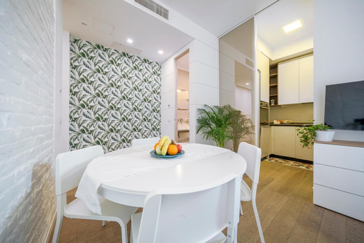 Piazza Maggiore-Luxury Apartment-Elegant Terrace โบโลญญา ภายนอก รูปภาพ