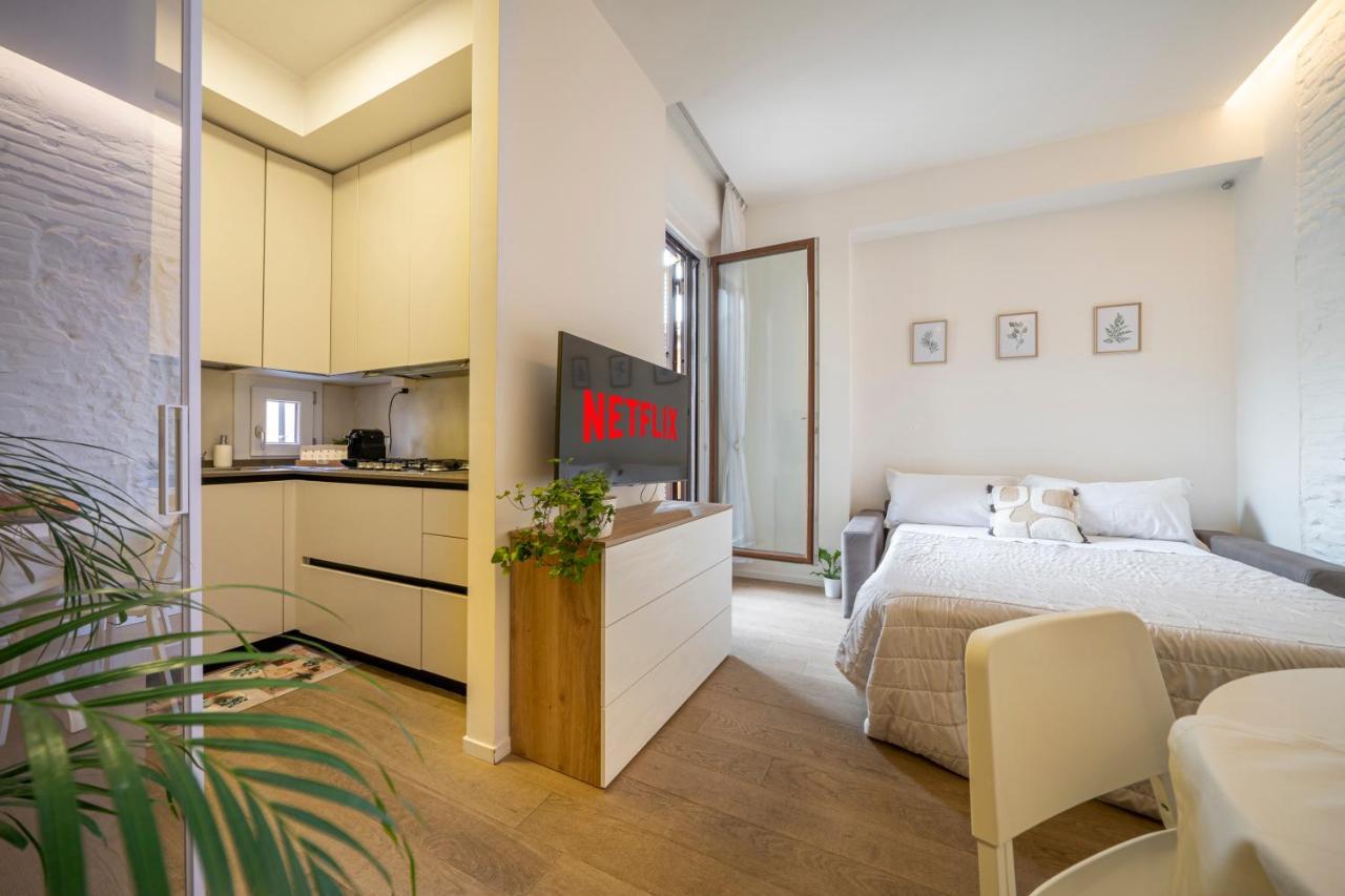 Piazza Maggiore-Luxury Apartment-Elegant Terrace โบโลญญา ภายนอก รูปภาพ
