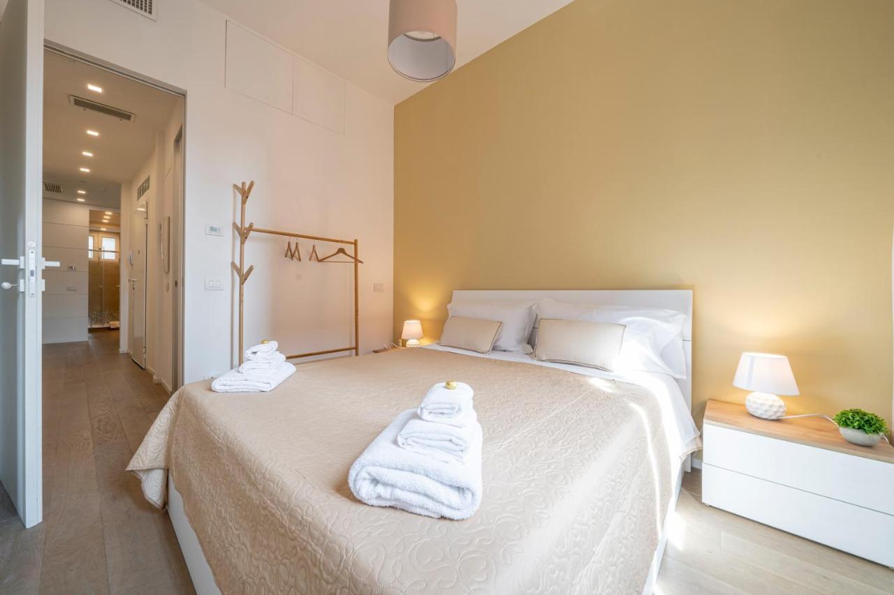 Piazza Maggiore-Luxury Apartment-Elegant Terrace โบโลญญา ภายนอก รูปภาพ